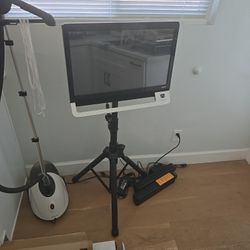 Gateway Touchscreen Computer With Stand 23"