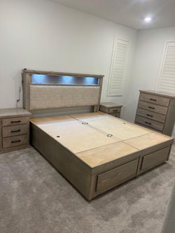 Beds with xtra storage !! Same day delivery 🚚 Available in Queen—-king—-cal king & TWIN🤩🤩‼️‼️‼️
