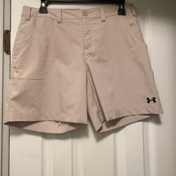 Ladies Under Armour Shorts Size 8