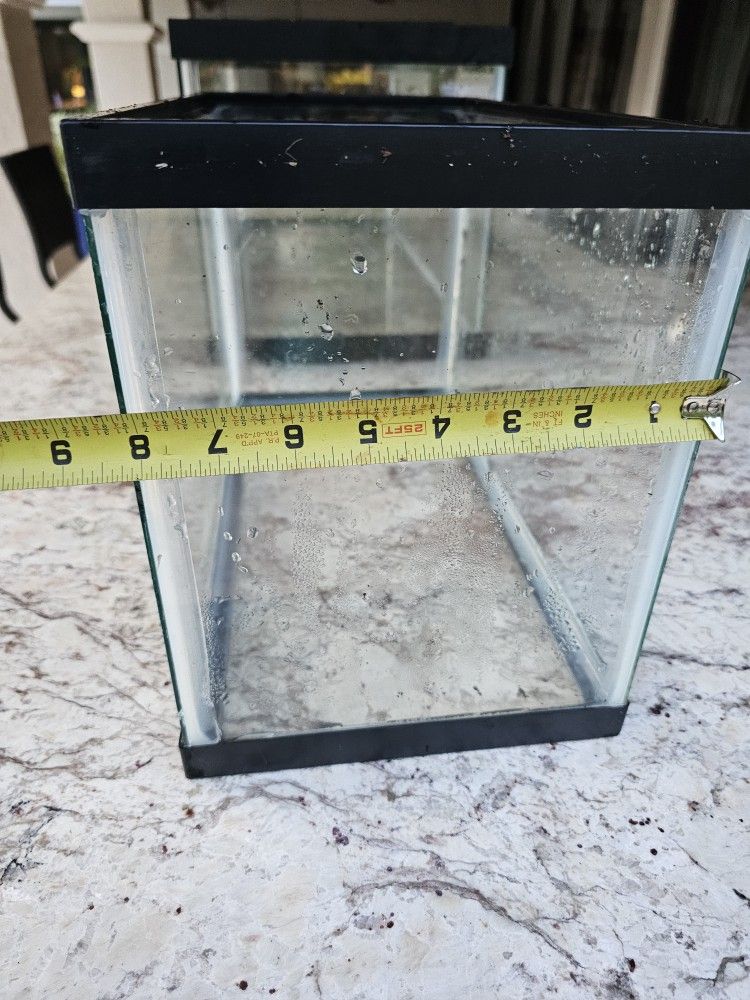 2 Aquariums Free