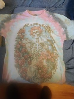 Medium sized Skeleton Rose Tie-Dye Grateful Dead shirt