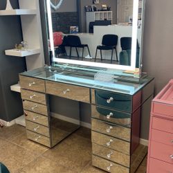 IMPRESSIONS VANITY W/ Bluetooth Speakers 🔊 