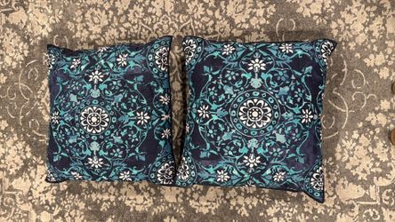 Pottery Barn Lennon And Maisy 2 Blue Boho Euro Shams With Inserts