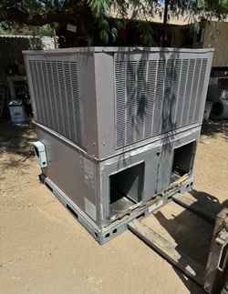 Carrier 2012  5 Ton  Package Heat Pump
