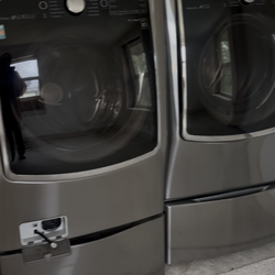 WASHER WITH BOTTOM PEDESTALSMALL  WASHER & DRYER