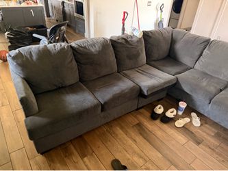 Large Dark Gray Sectional Sofa – Excellent Condition