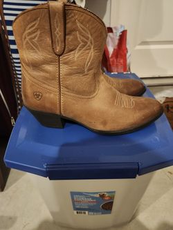 Women's Ariat Boots Size 10B Excellent Condition 