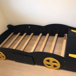 Beautiful Twin Size Bed With Mattress 