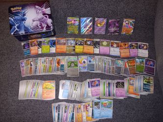 Pokemon cards with free POKEMON LUNCH BOX