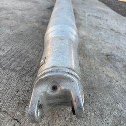 2004 Chevy Tahoe driveshaft