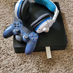 Ps4 With Controller And Wireless Headset