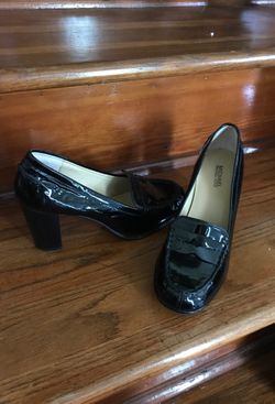 Michael Kors black patent leather heels