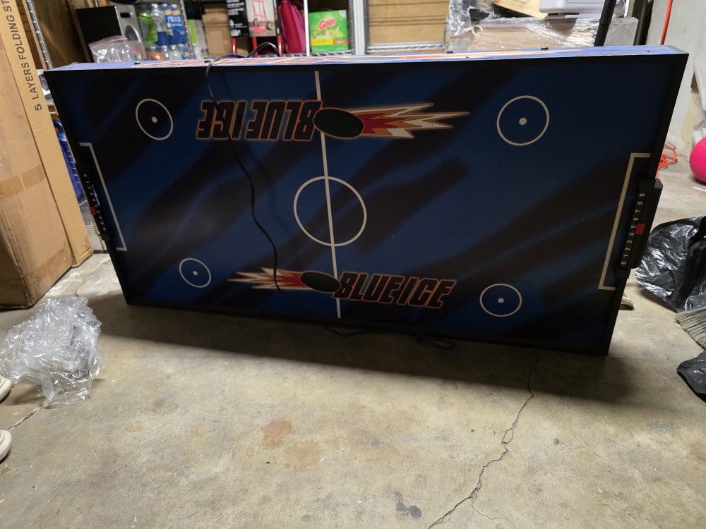Air Hockey Table