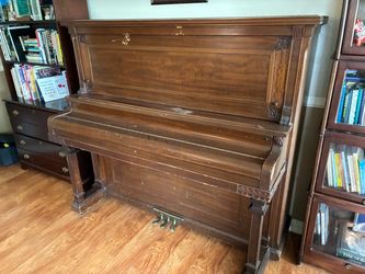 1908 MA McPhail Piano