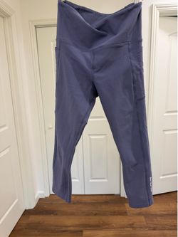 Lorna Jane capri leggings with side pockets