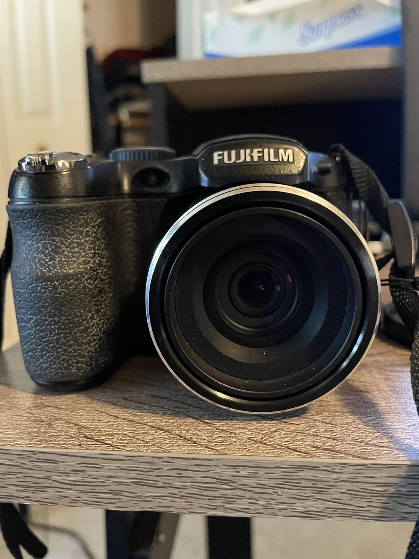 Fuji FinePix S1800