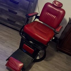 Barber Chair Good Condition 