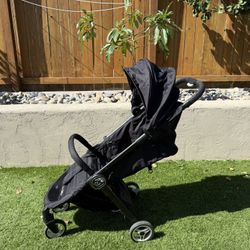 Baby Jogger Stroller - Great for Travel