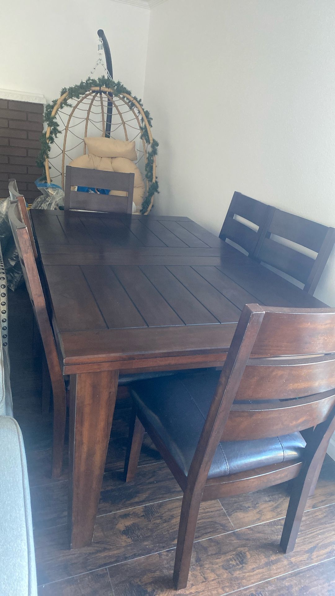 Expandable Dining Table