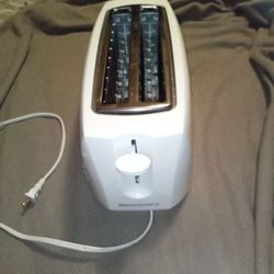 Beautiful 4-Slice Toaster