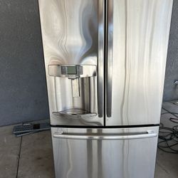 GE Stainless Steel Refrigerator 
