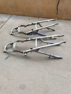Suzuki drz 400 sm subframe
