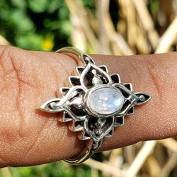 STERLING SILVER MOONSTONE RING SIZE 7