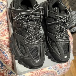 BALENCIAGA TRACKS SIZE 8