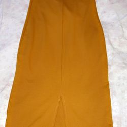 Dress With Slit On Back 