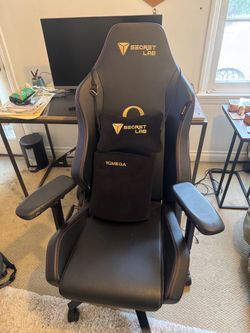 Secret lab gaming chair