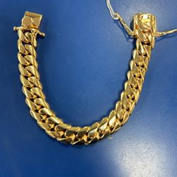 10kt Cuban Link Bracelet / 104.9g / 13.37mm 