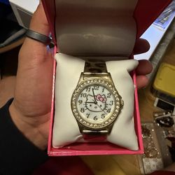 Hello Kitty HK1936D Analog Wristwatch, Leopard Band, Gold Case, Boxed