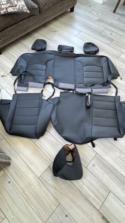 Back row only Seat Covers, GMC sierra Chevy Silverado  Feux leather. Black.  Brand new.