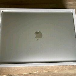 Apple MacBook Pro 13.3" 2020 1TB SSD Intel Core i5 10th Gen., 3.80 GHz, 16GB