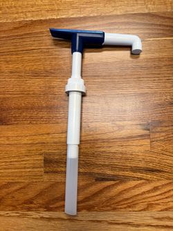 Ghirardelli Sauce Pump for 87.3-90.4 Oz Bottles