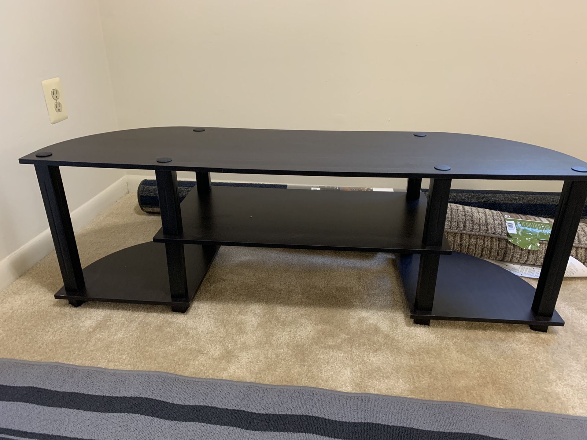TV stand hardly used