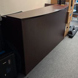 Free desk must pick, it is heavy