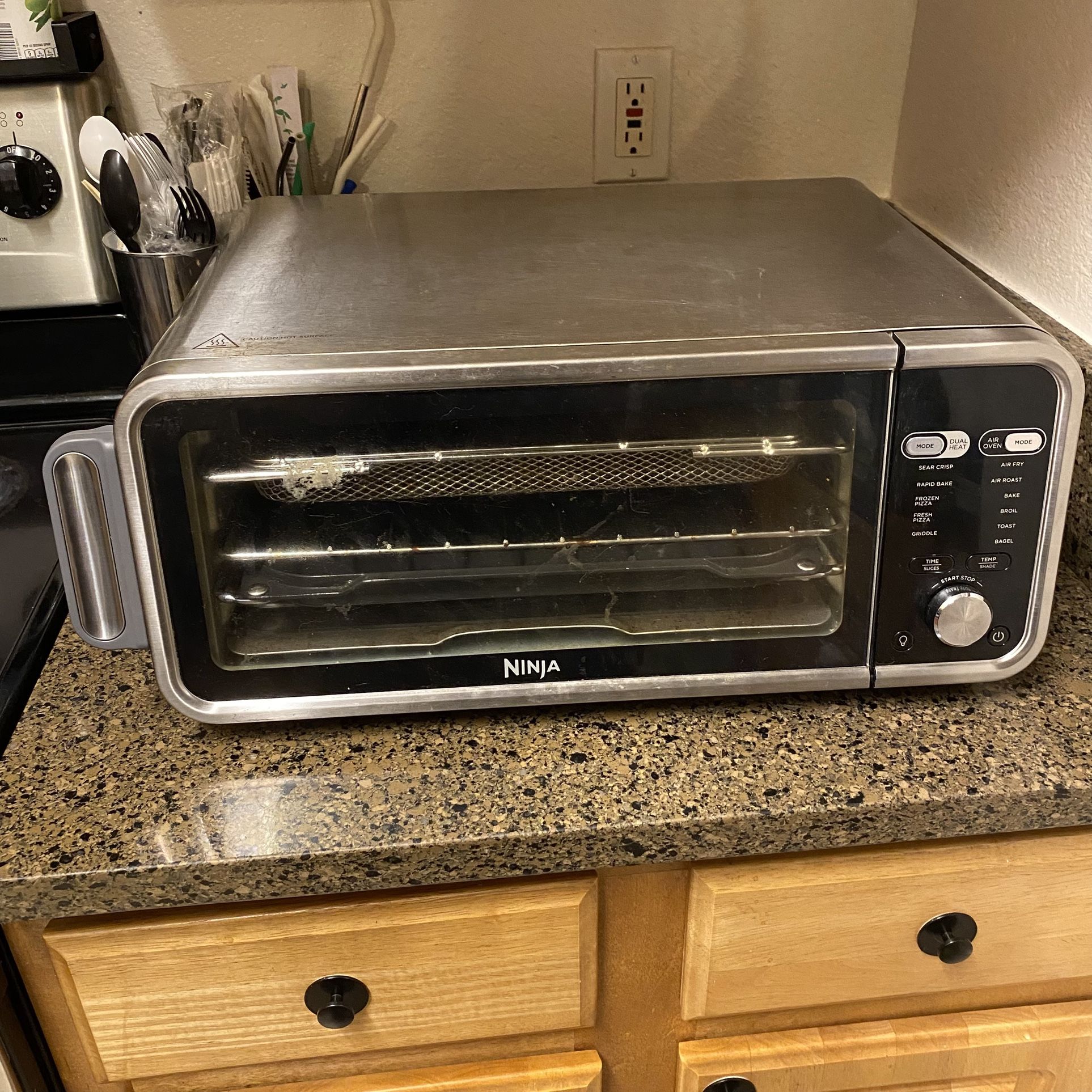 Ninja Foodi Digital Air Fry Oven with SearPlate – 13 in