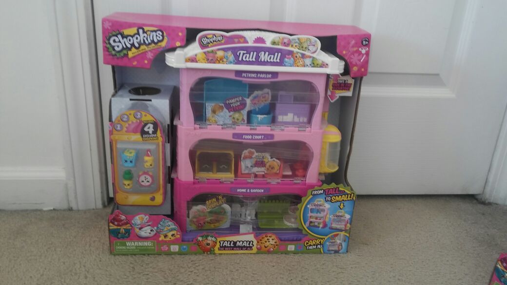 Shopkins Tall Mall Brand New