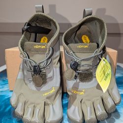 Vibram Fivefingers V-Alpha Size 40 (8-8.5 Mens) Military Grey