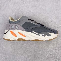 Adidas Yeezy Boost 700 Magnet Deadstock sneakers FV9922 new with box