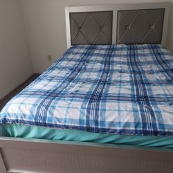 Queen size bed frame including mattress and box Spring