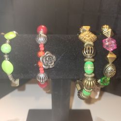 Bracelets 