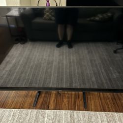 Hisense 75 Inch LED LCD TV (Needs Repair On LED Light) 