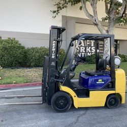 Komatsu Forklift 5000 LB CAP SIDE SHIFT