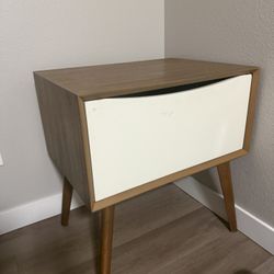 Nightstand 