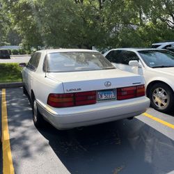 1992 Lexus LS 400