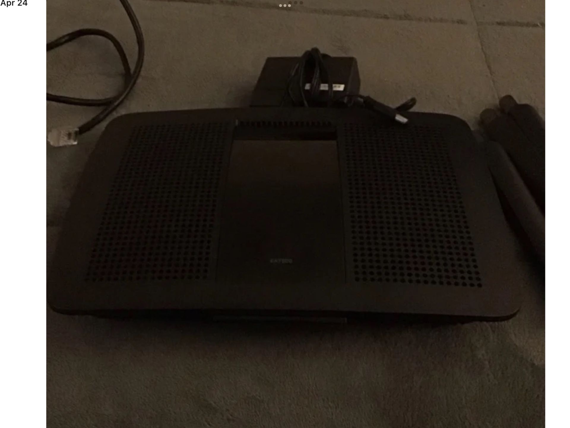 Linksys EA7500 V2 Router.