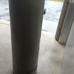 Brand New Scratch And Dent Power Vent 40 Gal Tall 