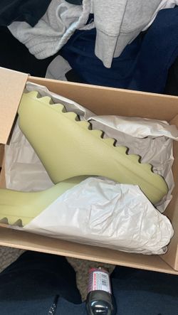 Yeezy Slide